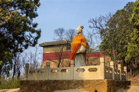  Lady Meng Jiang Nu: Een epische liefdesgeschiedenis over de kracht van trouw en verdriet!